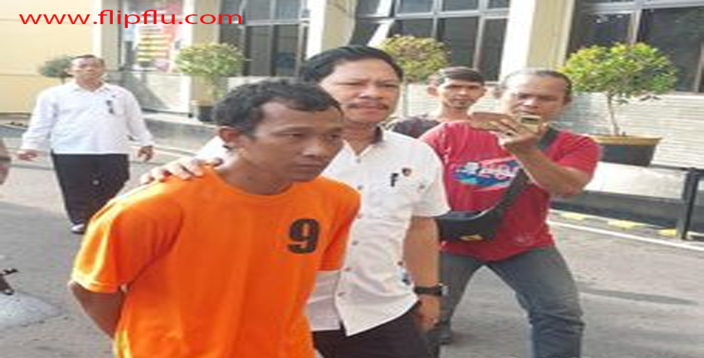 Pria di Kabupaten Cirebon